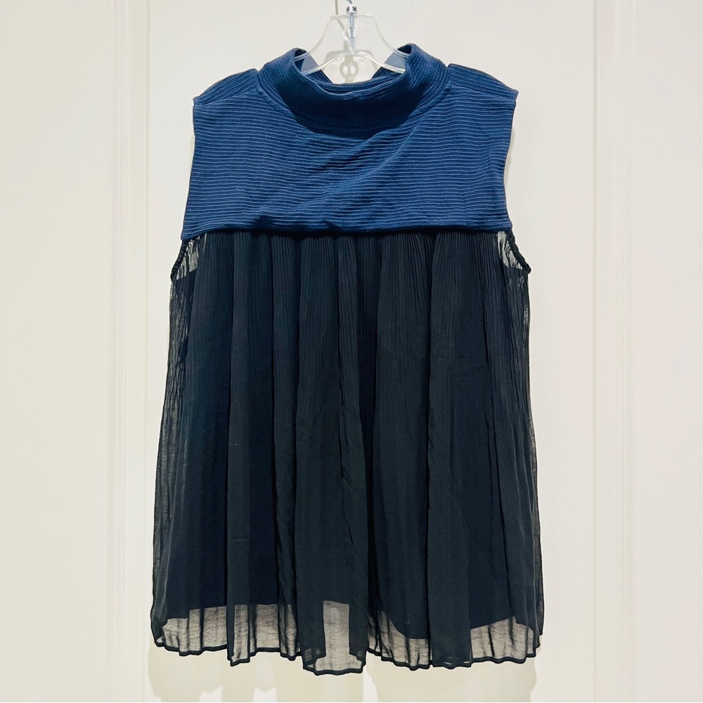 French Connection sleeveless Blouse size Large navy black pleated sheer back